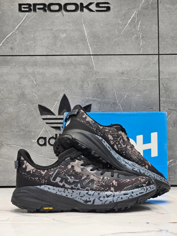 کتونی هوکا اسپید گوت ۶ مسترکوالیتی / Hoka speedgoat ۶ / ساخت ویتنام وارداتی / سایز ۴۰ الی ۴۵ / فروش تکی و عمده / ضمانت کیفیت کالا