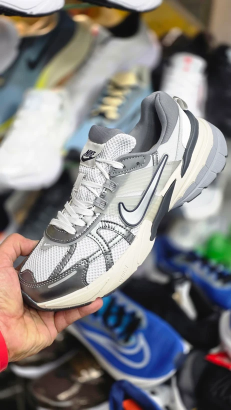 کتونی ست جذاب /  نایک وی تو کی /  Nike V2k Run /سایز 37الی۴۵ / ساخت ویتنام وارداتی /  فروش تکی و عمده / ضمانت کیفیت کالا