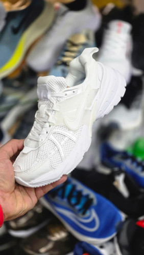 کتونی ست جذاب / نایک وی تو کی / Nike V2k Run /سایز 37الی۴۵ / ساخت ویتنام وارداتی / فروش تکی و عمده / ضمانت کیفیت کالا