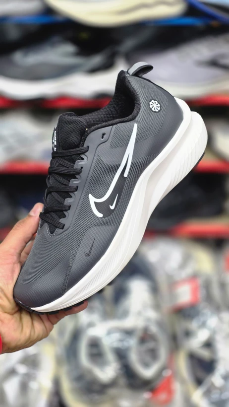 کتونی نایک ایرزوم / پیاده رویی و رانینگ / Nike Air Zoom / سایز۳۷ الی ۴۵ / ساخت ویتنام وارداتی / ضمانت کیفیت کالا / فروش تکی و عمده