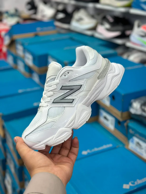 کتونی نیوبالانس ۹۰۶۰ / Newbalance 9060 / پیاده رویی و رانینگ / ساخت ویتنام وارداتی /  سایز ۴۰الی ۴۵ / فروش تکی و عمده / ضمانت کیفیت کالا