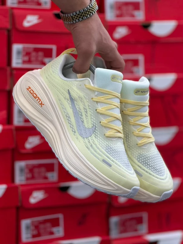 کتونی نایک ومرو 18 / Nike Vomero 18 /  ساخت ویتنام وارداتی / سایز ۳۸ الی ۴۵ / ضمانت کیفیت کالا / فروش تکی و عمده