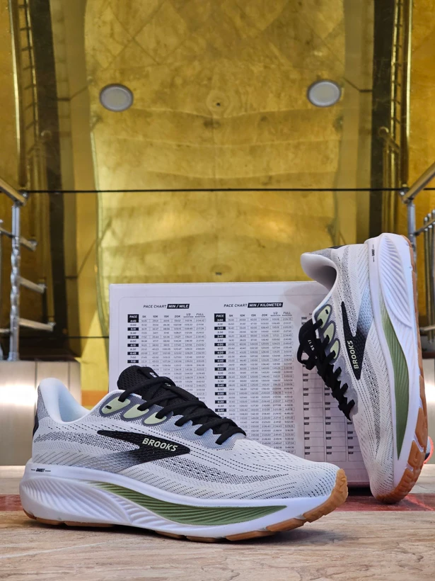 کتونی رانینگ بروکس گاست ۱۷ / Brooks ghost 17 / ساخت ویتنام وارداتی /  سایز ۴۰ الی ۴۵ / ضمانت کیفیت کالا / فروش تکی و عمده