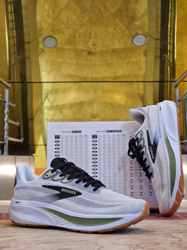 کتونی رانینگ بروکس گاست ۱۷ / Brooks ghost 17 / ساخت ویتنام وارداتی / سایز ۴۰ الی ۴۵ / ضمانت کیفیت کالا / فروش تکی و عمده