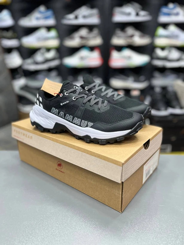 کتونی طبیعتگردی /ماموت ضد آب / Mammut Sertig II Low GTX GORE-TEX / ساخت ویتنام وارداتی / سایز ۴۰ الی ۴۵ / فروش تکی و عمده / ضمانت کیفیت کالا