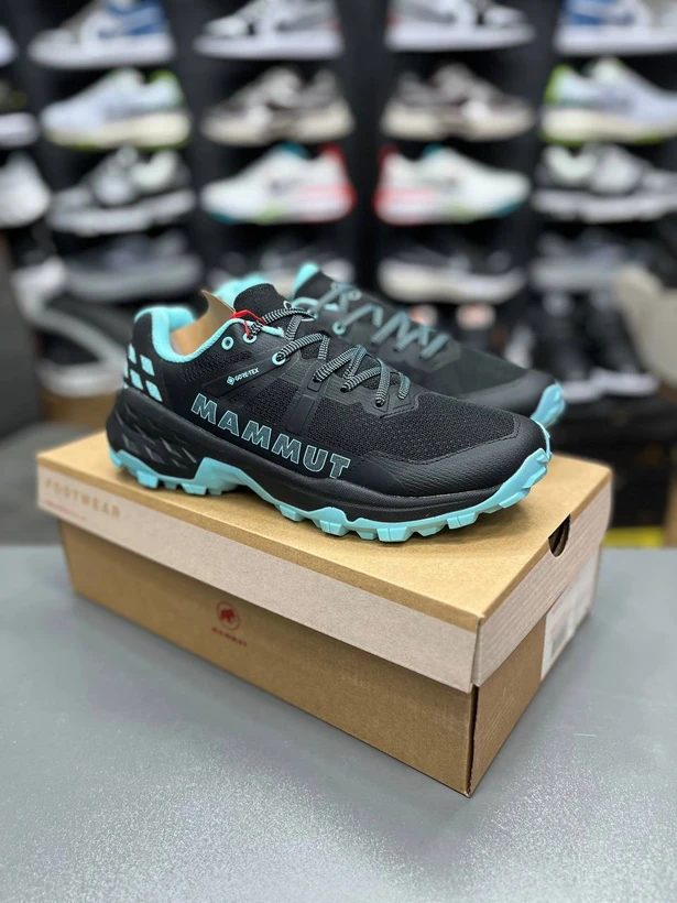 کتونی طبیعتگردی /ماموت ضد آب /  Mammut Sertig II Low GTX GORE-TEX / ساخت ویتنام وارداتی /  سایز ۴۰ الی ۴۵ /  فروش تکی و عمده /  ضمانت کیفیت کالا