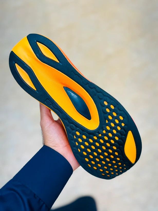 کتونی اسیکس مجیک اسپید ASICS Magic Speed ۴ / 4 / ساخت ویتنام وارداتی / سایز40 الی۴۵ / فروش تکی و عمده / ضمانت کیفیت کالا