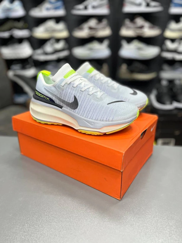 کتونی ویتنامی نایک زوم ایکس اینوینسیبل ران3 /Nike Zoom X Invincible Run 3 /  ساخت ویتنام وارداتی /  سایز ۴۰ الی۴۵  / فروش تکی وعمده/ضمانت کیفیت کالا