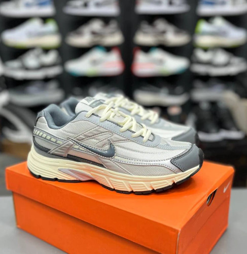 کتونی نایک اینتینیتور / Nike Initiator / رانینگ و پیاده رویی / ساخت ویتنام وارداتی / سایز۳۷ الی ۴۵ / فروش تکی و عمده / ضمانت کیفیت کالا