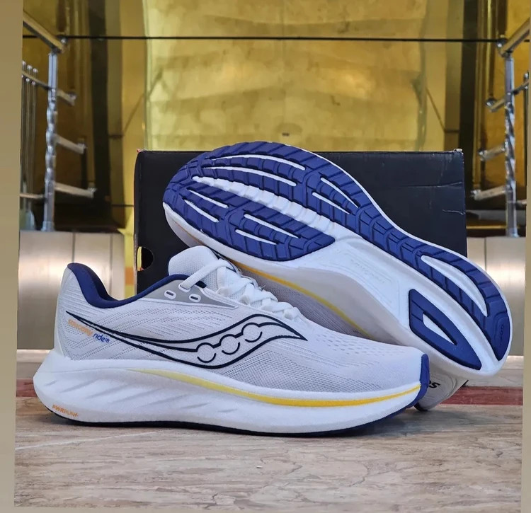 کتونی رانینگ ساکونی راید ۱۸ / Saucony Ride 18 / ضمانت کیفیت کالا / ساخت ویتنام وارداتی / فروش تکی و عمده / سایز۴۰ الی ۴۵
