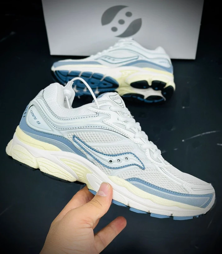 کتونی ساکونی پروگرید امنی ۹  / رانینگ و پیاده روی  / Saucony omni 9 ProGrid /  ساخت ویتنام واردتی /  سایز۴۰ الی ۴۵ /  فروش تکی و عمده /  ضمانت کیفیت کالا