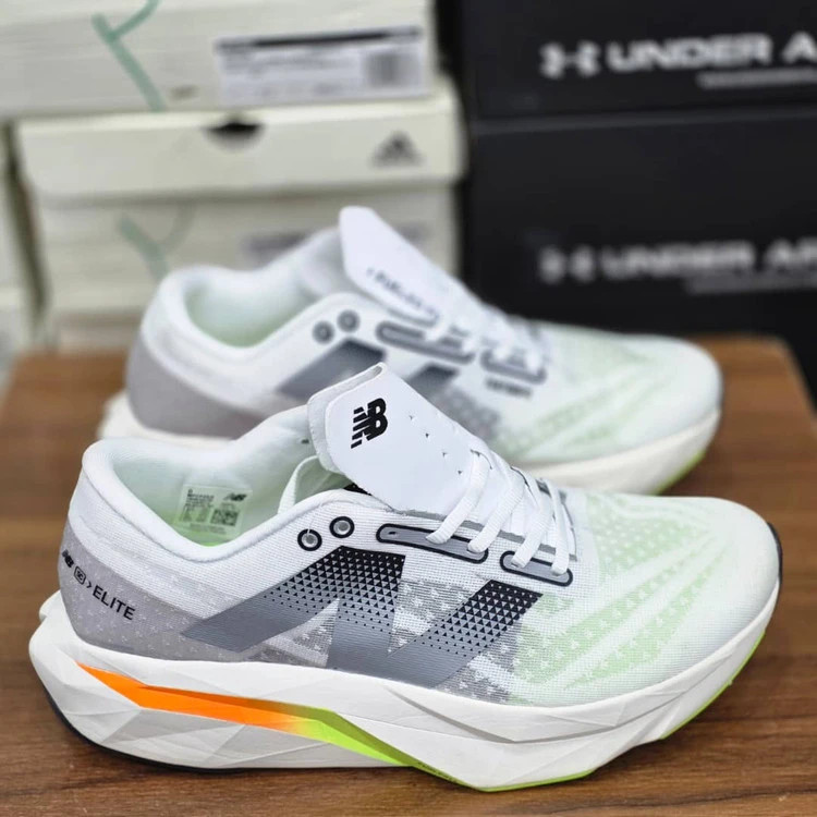 کتونی نیوبالانس الیت وی ۴ / New Balance FuelCell SuperComp Elite v3 / ساخت ویتنام وارداتی / سایز ۴۰ الی۴۵ / فروش تکی و عمده / پایین ترین قیمت بالاترین کیفیت