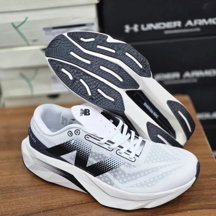 کتونی نیوبالانس الیت وی ۴ / New Balance FuelCell SuperComp Elite v3 / ساخت ویتنام وارداتی / سایز ۴۰ الی۴۵ / فروش تکی و عمده / پایین ترین قیمت بالاترین کیفیت