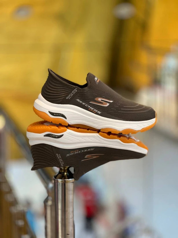 کتونی اسکیچرز اسلیپ Skechers Slip-insمسترکوالیتی درجه ۱ طبی و بدون بند سایز۴۰ الی ۴۵ ساخت ویتنام وارداتی فروش تکی و عمده/ضمانت کیفیت کالا