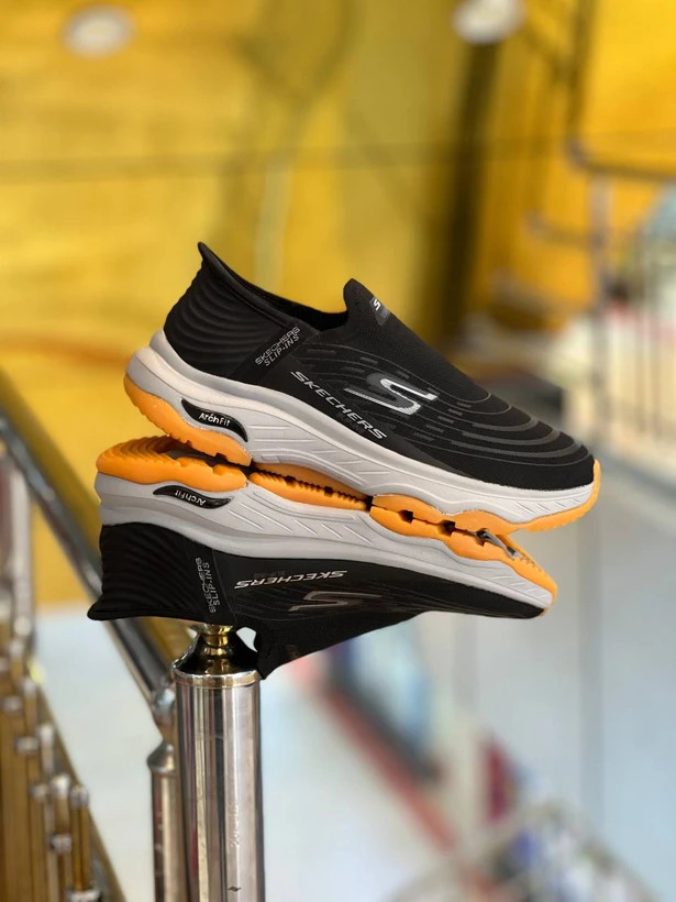 کتونی اسکیچرز اسلیپ Skechers Slip-insمسترکوالیتی درجه ۱ طبی و بدون بند سایز۴۰ الی ۴۵ ساخت ویتنام وارداتی فروش تکی و عمده/ضمانت کیفیت کالا