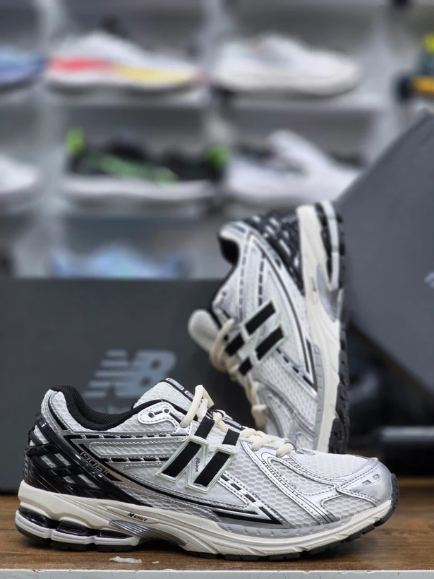 نیوبالانس ۱۹۰۶ / New balance 1906 / ساخت ویتنام وارداتی / سایز ۳۸ الی ۴۵ / فروش تکی و عمده / ضمانت کیفیت کالا