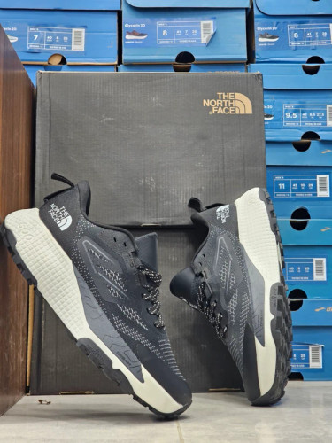 کتونی رانینگ نورث فیس آلتامسا ۵۰۰ / North Face Altamesa 500 / ساخت ویتنام وارداتی / سایز ۴۰ الی ۴۵ / ضمانت کیفیت کالا / فروش تکی و عمده