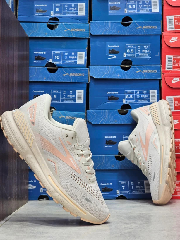 کتونی رانینگ بروکس آدرنالین۲۳ مسترکوالیتی/Brooks Adrenaline۲۳/ساخت ویتنام وارداتی/سایز۴۰ الی ۴۵/ فروش تکی و عمده/ضمانت کیفیت کالا