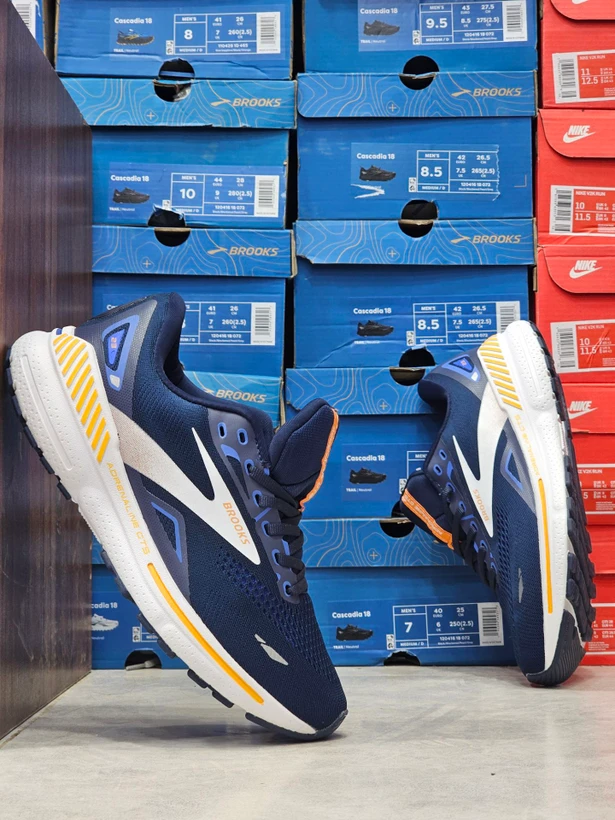 کتونی رانینگ بروکس آدرنالین۲۳ مسترکوالیتی/Brooks Adrenaline۲۳/ساخت ویتنام وارداتی/سایز۴۰ الی ۴۵/ فروش تکی و عمده/ضمانت کیفیت کالا