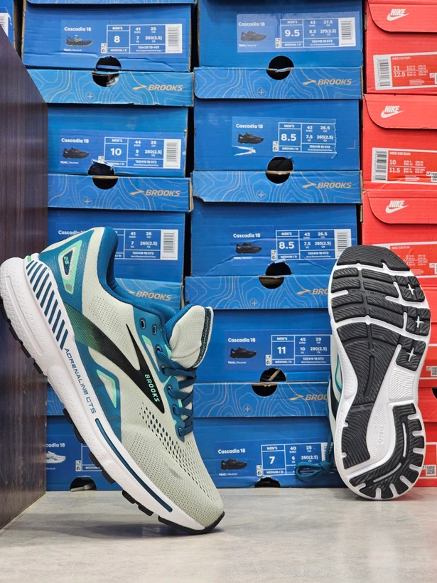 کتونی رانینگ بروکس آدرنالین۲۳ مسترکوالیتی/Brooks Adrenaline۲۳/ساخت ویتنام وارداتی/سایز۴۰ الی ۴۵/ فروش تکی و عمده/ضمانت کیفیت کالا