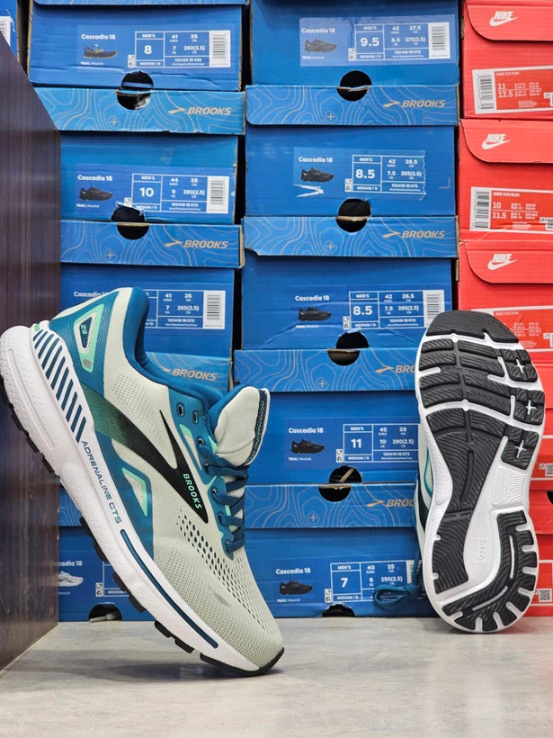 کتونی رانینگ بروکس آدرنالین۲۳ مسترکوالیتی/Brooks Adrenaline۲۳/ساخت ویتنام وارداتی/سایز۴۰ الی ۴۵/ فروش تکی و عمده/ضمانت کیفیت کالا