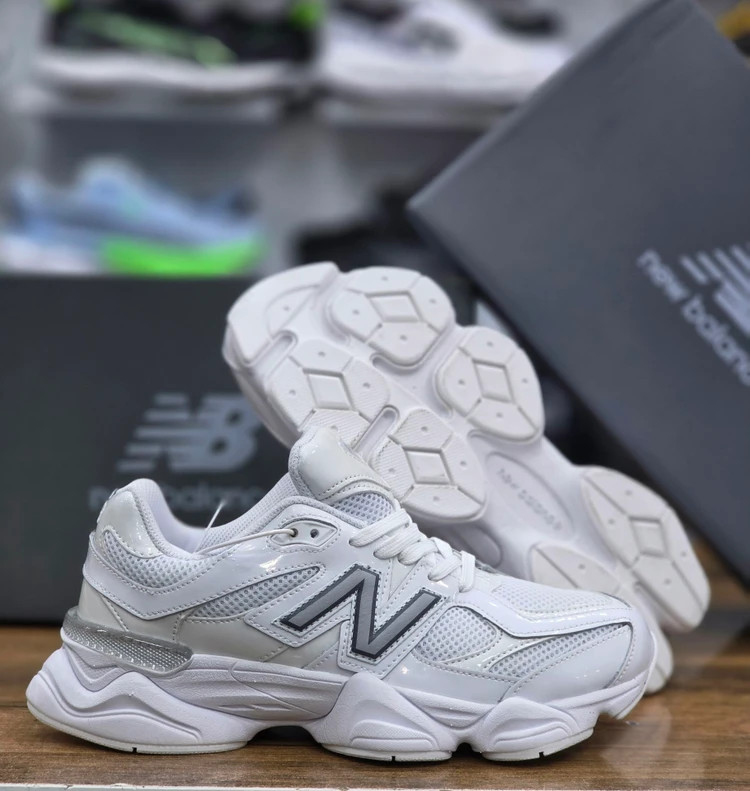 کتونی نیوبالانس ۹۰۶۰ / Newbalance 9060 / پیاده رویی و رانینگ / ساخت ویتنام وارداتی / سایز ۴۰الی ۴۵ / فروش تکی و عمده / ضمانت کیفیت کالا