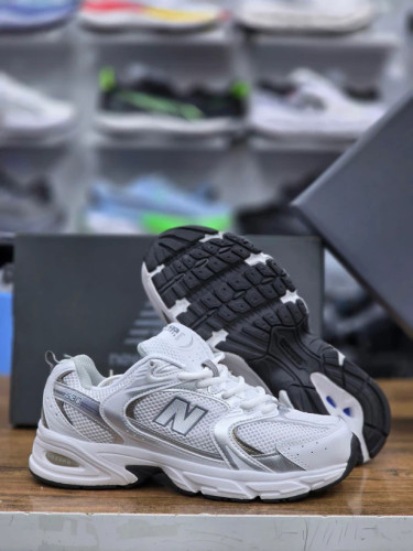 کتونی اسپرت / نیوبالانس ۵۳۰ / Newbalance 530 /پیاده رویی و روزمره/ سایز۳۷ الی ۴۵/ساخت ویتنام وارداتی/ فروش تکی و عمده/ ضمانت کیفیت کالا