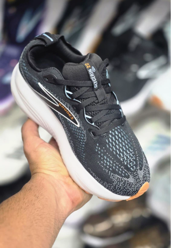 کتونی پیاده رویی و رانینگ / بروکس گلیسرین ۲۲ /BROOKS GLYCERIN 22/ساخت ویتنام وارداتی سایز ۳۸ تا ۴۵/ ضمانت کیفیت کالا فروش تکی و عمده