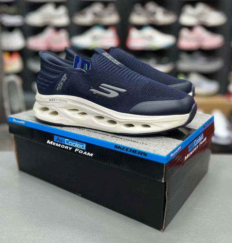 کتونی اسکیچرز اسلیپ اینزگو والک/Skechers GOwalk Slip-ins/ساخت ویتنام وارداتی فروش عمده و تک/سایز ۴۰ تا۴۵ ضمانت کیفیت کالا