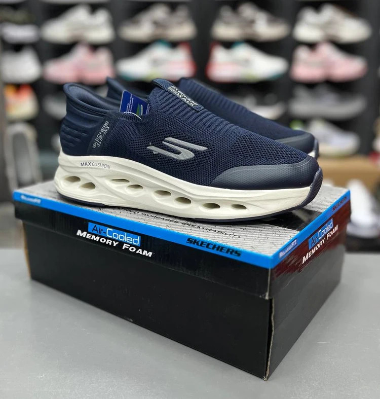 کتونی اسکیچرز اسلیپ اینزگو والک/Skechers GOwalk Slip-ins/ساخت ویتنام وارداتی فروش عمده و تک/سایز ۴۰ تا۴۵ ضمانت کیفیت کالا