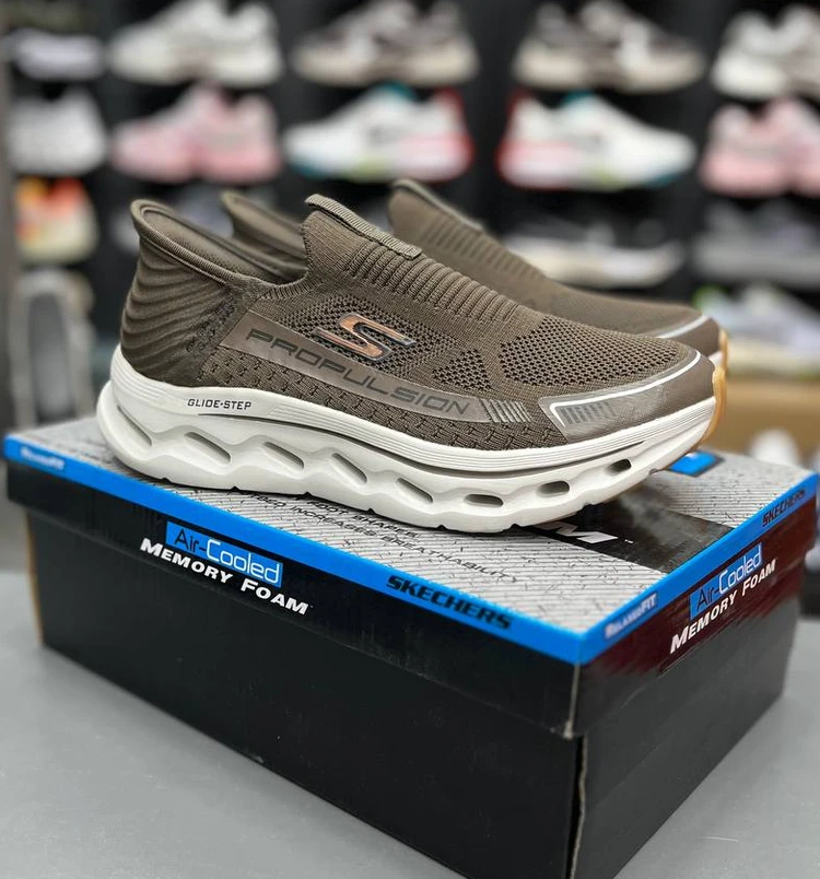 کتونی اسکیچرز اسلیپ اینزگو والک/Skechers GOwalk Slip-ins/ساخت ویتنام وارداتی فروش عمده و تک/سایز ۴۰ تا۴۵ ضمانت کیفیت کالا