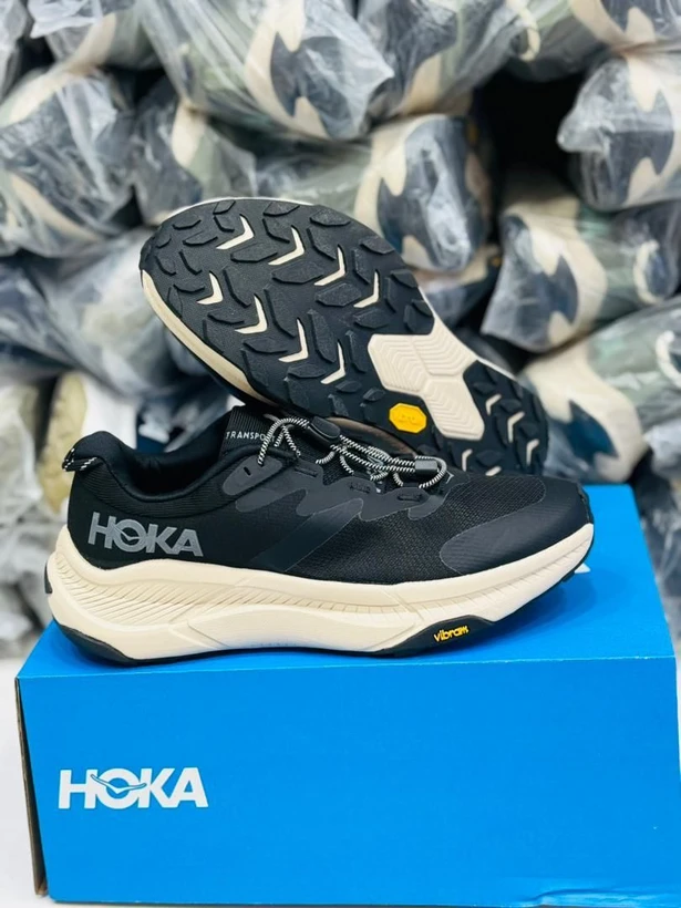 کتونی ویتنامی هوکا ترنسپورت گورتکس /  زیره ویبرام /  HOKA Transport goretex vibram /  ساخت ویتنام وارداتی /  سایز ۳۷ الی ۴۵ /  فروش تکی و عمده  / ضمانت کیفیت کالا