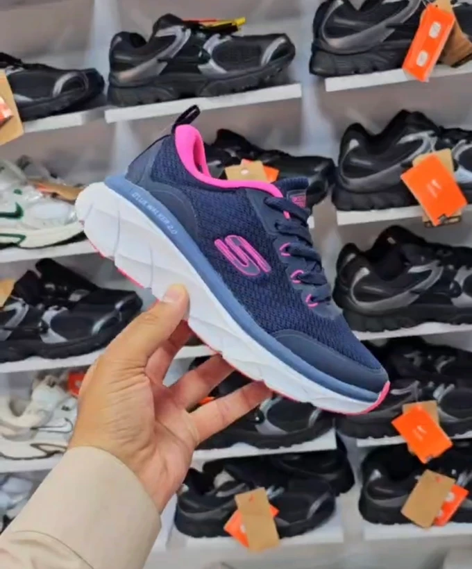 کتونی اسکیچرز / Skechers Gorun Carbon-Infused / ساخت ویتنام وارداتی/  سایز ۳۶ / فروش بصورت تکی و عمده