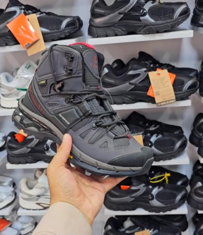 کلمبیا کوهنوردی ضدآب / Columbia Gore-Tex Waterproof / ساخت ویتنام زیره ویبرام گورتکس / سایز ۴۰ / فروش عمده و تک