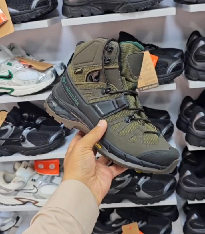 کلمبیا کوهنوردی ضدآب / Columbia Gore-Tex Waterproof / ساخت ویتنام زیره ویبرام گورتکس / سایز ۴۰ / فروش عمده و تک