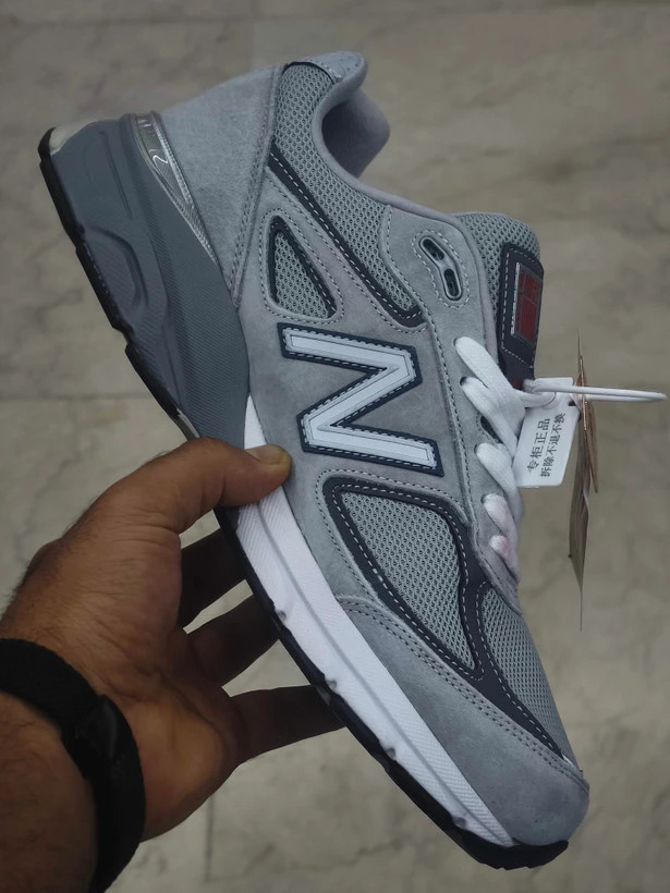 کتونی نیوبالانس ۹۹۰ وی ۶ / Newbalance 990 v6 / لیبل امریکایی / رانینگ و پیاده رویی / سایز ۴۰ الی ۴۵ / ضمانت کیفیت کالا / فروش تکی و عمده