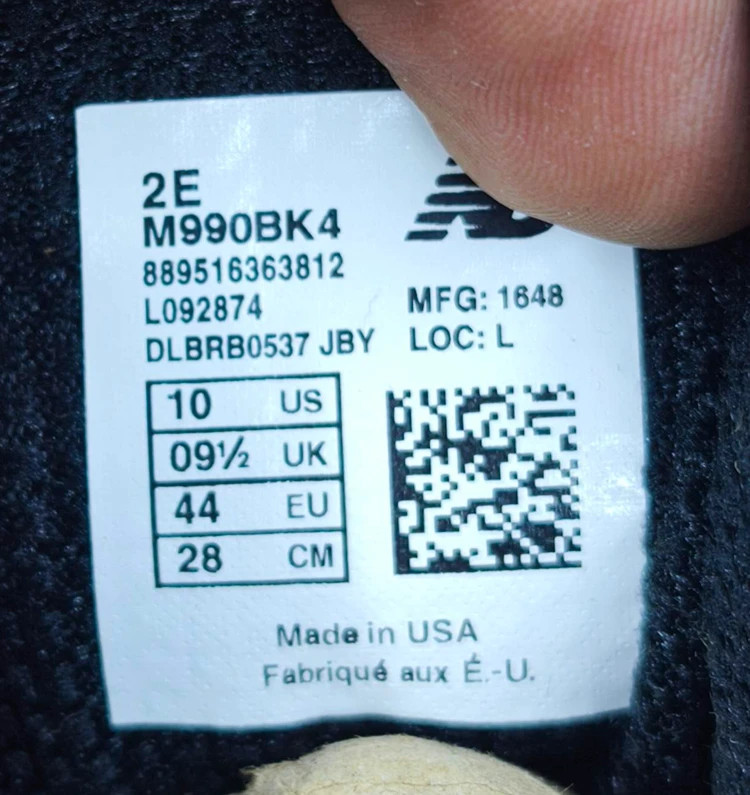 کتونی نیوبالانس ۹۹۰ وی ۶ / Newbalance 990 v6 / لیبل امریکایی / رانینگ و پیاده رویی / سایز ۴۰ الی ۴۵ / ضمانت کیفیت کالا / فروش تکی و عمده