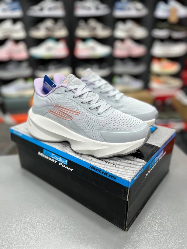 کتونی اسکیچرز هایپر برست / skechers Hyper Burst / ساخت ویتنام وارداتی / سایز۳۷ الی ۴۰ / فروش تکی و عمده / ضمانت کیفیت کالا