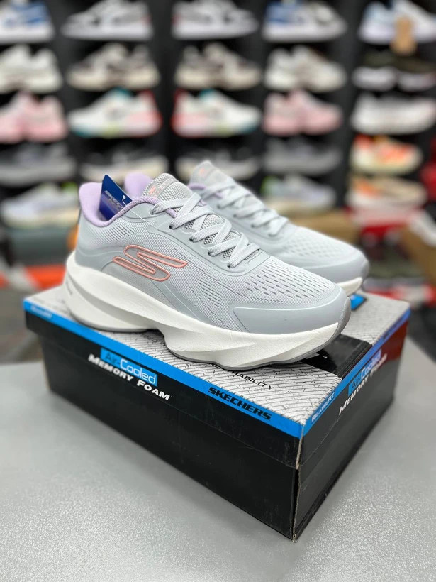 کتونی اسکیچرز هایپر برست / skechers Hyper Burst / ساخت ویتنام وارداتی / سایز۳۷ الی ۴۰ / فروش تکی و عمده / ضمانت کیفیت کالا
