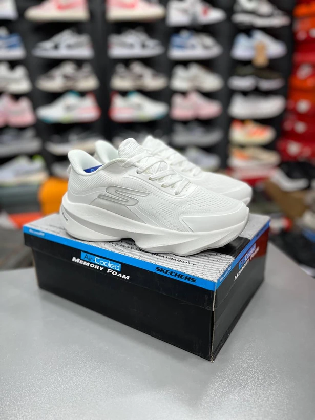 کتونی اسکیچرز هایپر برست / skechers Hyper Burst / ساخت ویتنام وارداتی / سایز۳۷ الی ۴۰ / فروش تکی و عمده / ضمانت کیفیت کالا
