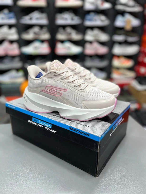 کتونی اسکیچرز هایپر برست / skechers Hyper Burst / ساخت ویتنام وارداتی / سایز۳۷ الی ۴۰ / فروش تکی و عمده / ضمانت کیفیت کالا
