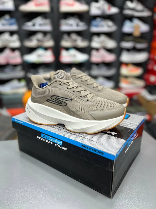 کتونی اسکیچرز هایپر برست / skechers Hyper Burst / ساخت ویتنام وارداتی / سایز۳۷ الی ۴۰ / فروش تکی و عمده / ضمانت کیفیت کالا