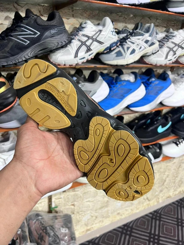 کتونی نیوبالانس ۱۰۰۰/ Newbalance1000 / ساخت ویتنام وارداتی / سایز ۴۰ تا ۴۵ / فروش تکی و عمده / ضمانت کیفیت کالا