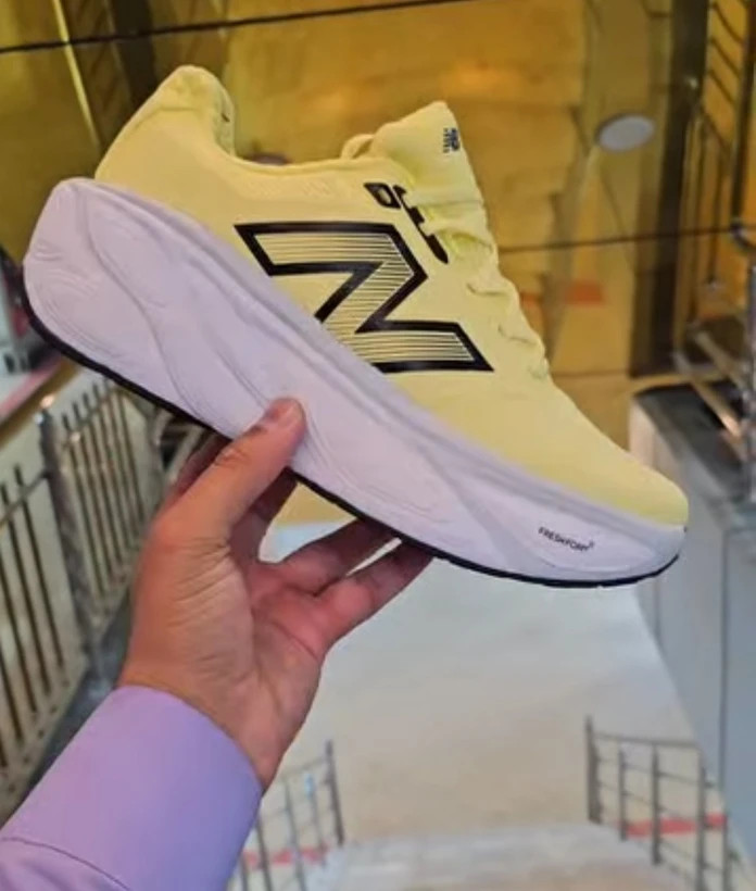 کتونی نیوبالانس فرش فوم / New balance freshfoam x more / ساخت ویتنام وارداتی / سایز۴۱ الی ۴۵ / فروش تکی و عمده / ضمانت کیفیت کالا