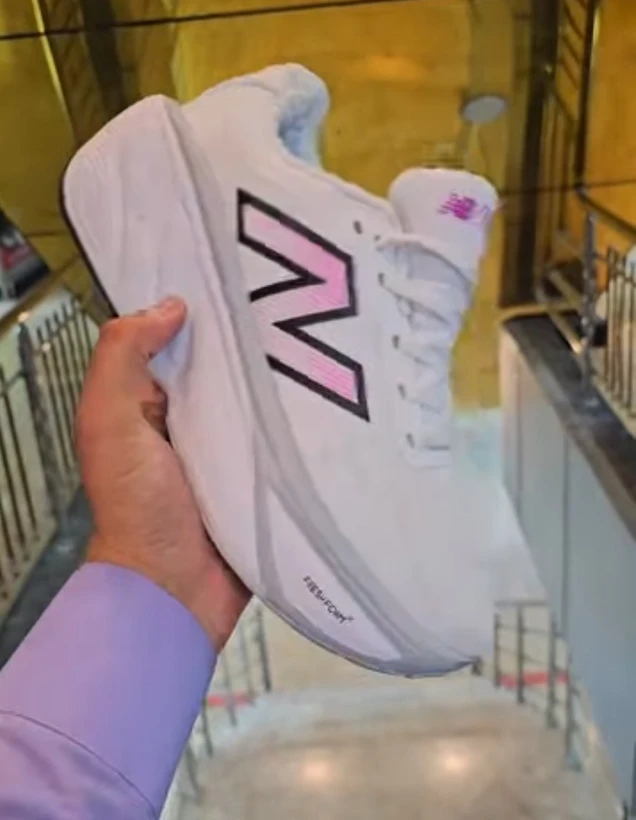 کتونی نیوبالانس فرش فوم /  New balance freshfoam x more / ساخت ویتنام وارداتی /  سایز۴۱ الی ۴۵ /  فروش تکی و عمده / ضمانت کیفیت کالا
