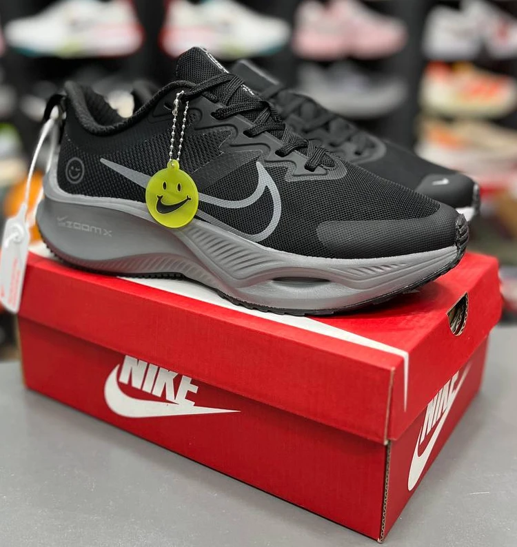 کتونی نایک زوم ایکس لبخندی / Nike Zoom X /  ساخت ویتنام وارداتی / سایز ۳۷ تا ۴۰ /  فروش تکی و عمده / ضمانت کیفیت کالا