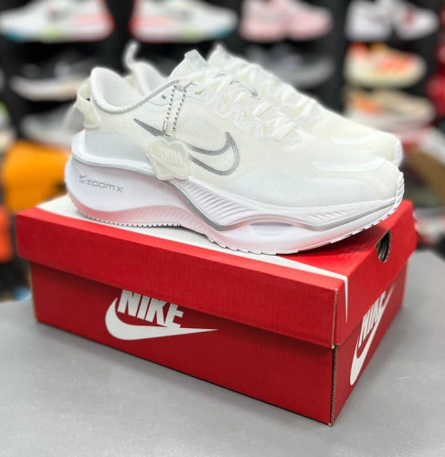 کتونی نایک زوم ایکس لبخندی / Nike Zoom X / ساخت ویتنام وارداتی / سایز ۳۷ تا ۴۰ / فروش تکی و عمده / ضمانت کیفیت کالا