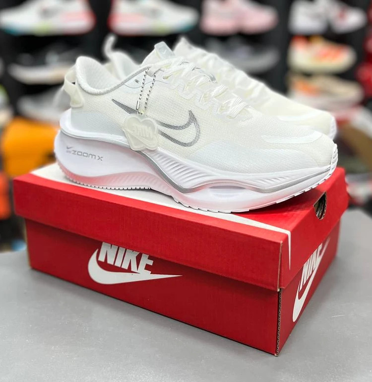 کتونی نایک زوم ایکس لبخندی / Nike Zoom X / ساخت ویتنام وارداتی / سایز ۳۷ تا ۴۰ / فروش تکی و عمده / ضمانت کیفیت کالا