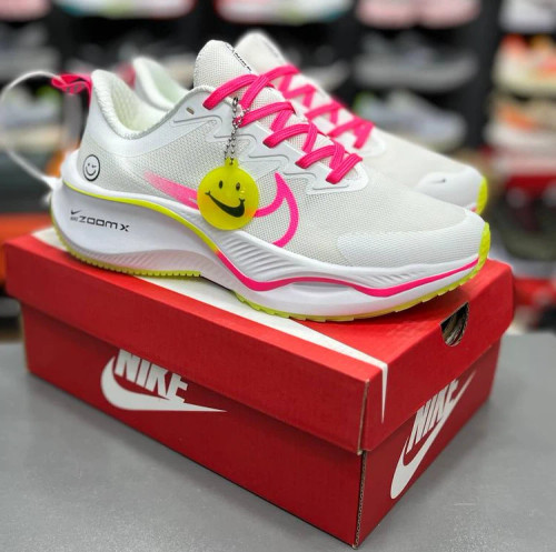 کتونی نایک زوم ایکس لبخندی / Nike Zoom X / ساخت ویتنام وارداتی / سایز ۳۷ تا ۴۰ / فروش تکی و عمده / ضمانت کیفیت کالا