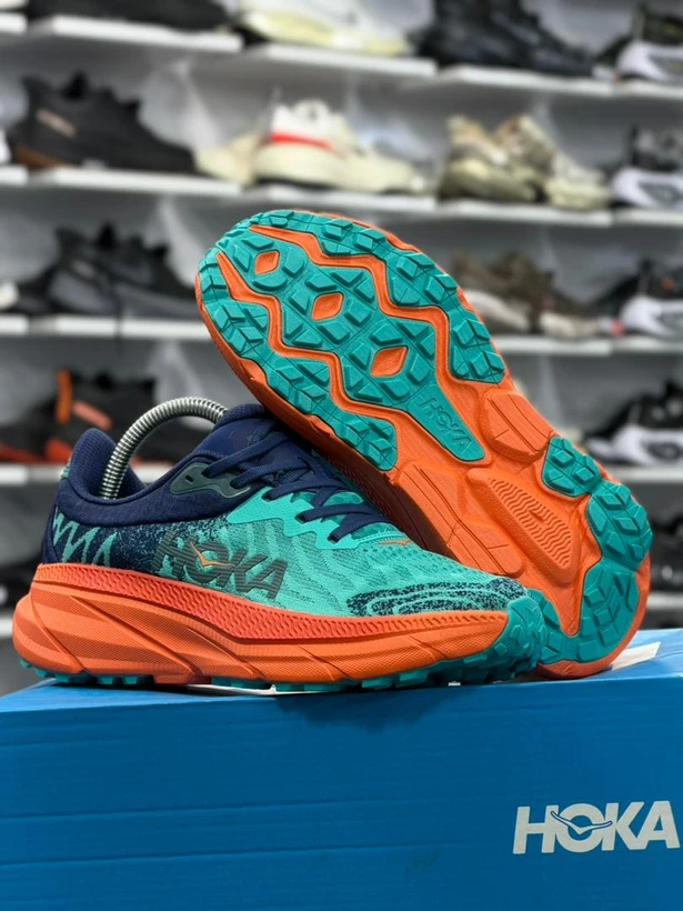 کتونی مسترکوالیتی درجه ۱ هوکا چلنجر آرت ۷ hoka challenger art 7، ساخت ویتنام وارداتی سایز ۴۰الی ۴۵ بالاترین کیفیت بازار ضمانت اصالت کالا